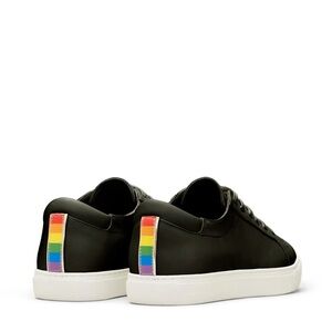 Kenneth Cole ; Kam Pride ; 10 M